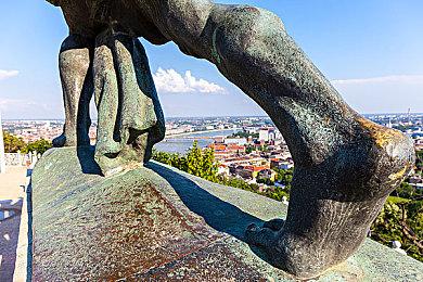 《涡轮高尔夫赛车》4月4日发售 EA版获特别好评